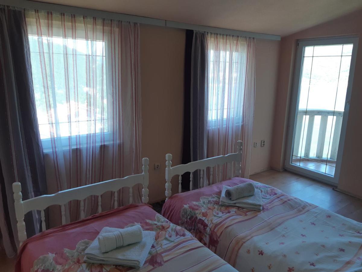 Villa Garden Apartments Herceg Novi Bagian luar foto